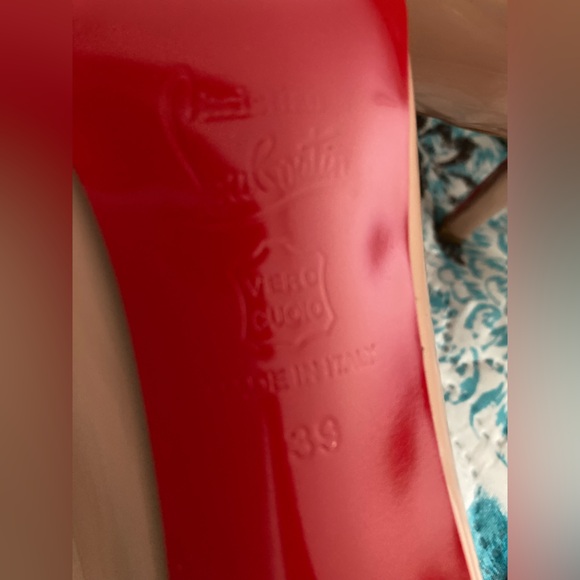 NIB Tan patent leather heels by Christian LouBoutin - Size 39. - Picture 8 of 8